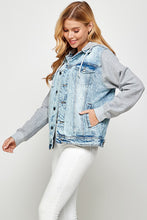 Load image into Gallery viewer, Women&#39;s Denim  Jacket with Fleece Hoodies
