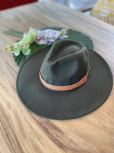 Load image into Gallery viewer, Wide Brim Panama Hat
