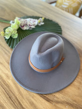 Load image into Gallery viewer, Wide Brim Panama Hat
