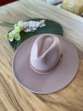 Load image into Gallery viewer, Wide Brim Panama Hat
